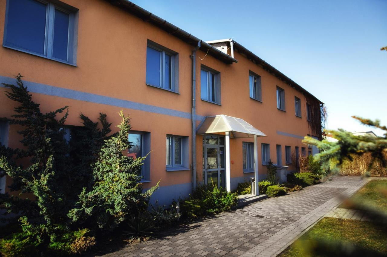 Atmosfera Hotel Zyrardow Exterior photo